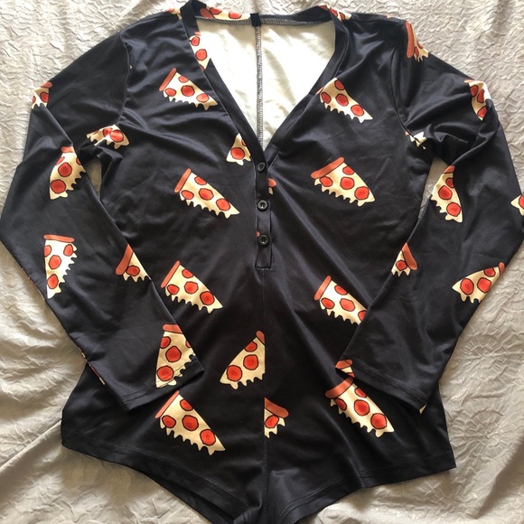 SHEIN Other - Pizza emoji pajama romper